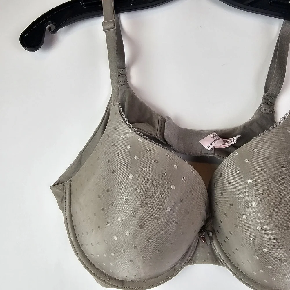 Victoria's Secret Body By Victoria Lined Perfect Coverage Bra Size 38C Gray Dot